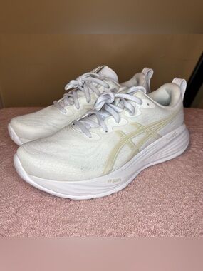 Women's ASICS Gel-Cumulus 27 Running Shoe - 10B - White/Lake Grey